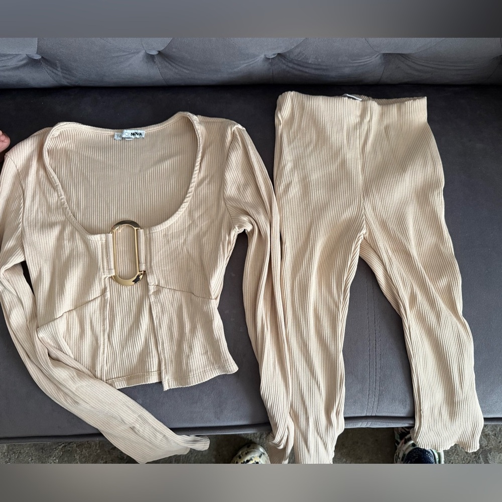 Fashion Nova Long Sleeve Snatched Capri Pant Set